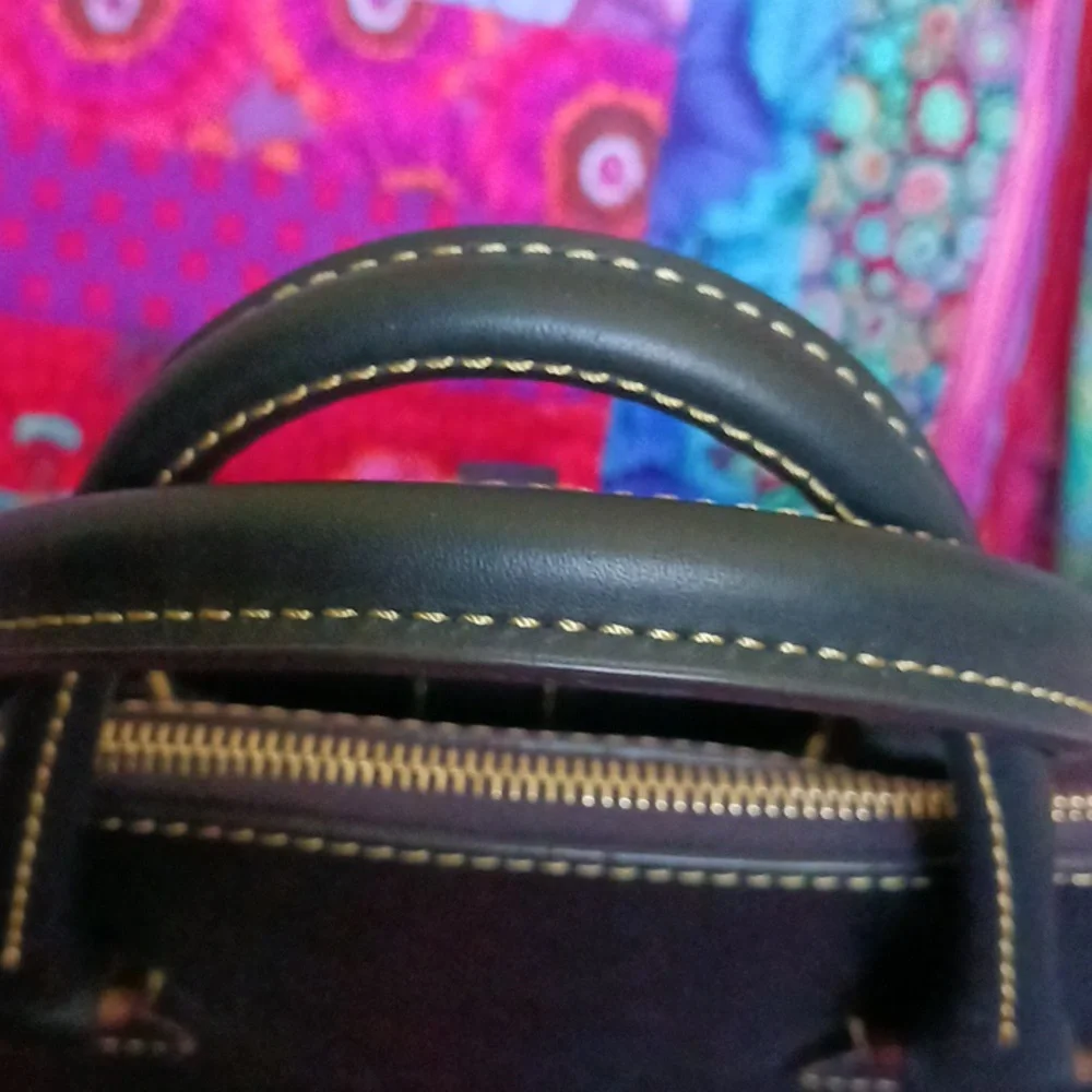 Gorgeous Black Leather Naomi Satchel - Picture 3 of 11